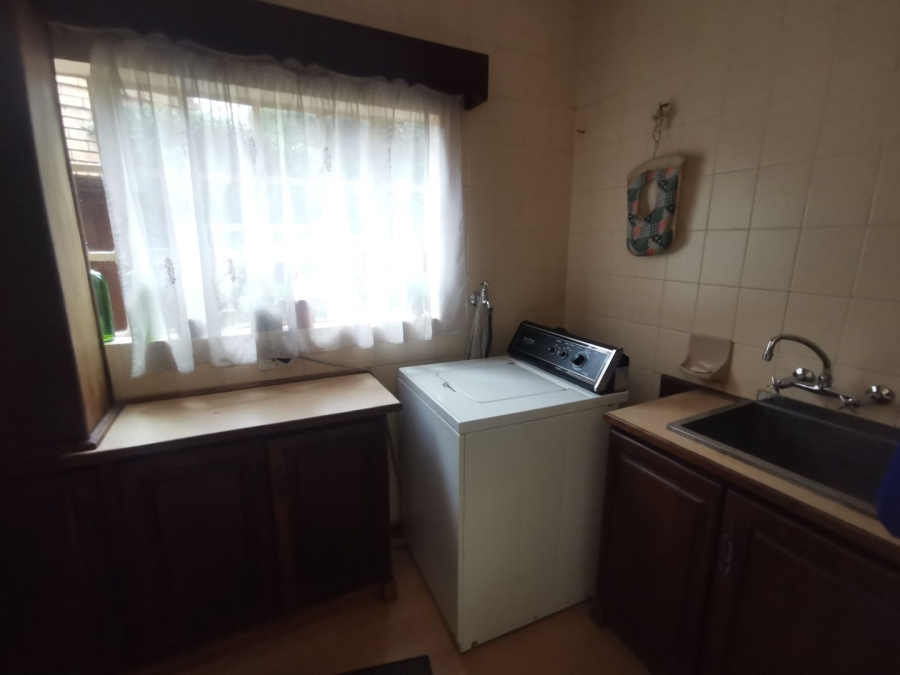 5 Bedroom Property for Sale in Mooivallei Park North West